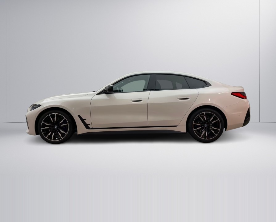 BMW Seria 4 M440i xDrive Gran Coupe (2)