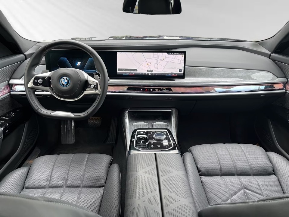 BMW Seria 7 xDrive750e - foto 7