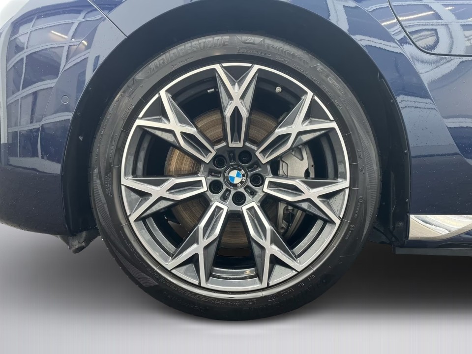 BMW Seria 7 xDrive750e - foto 12