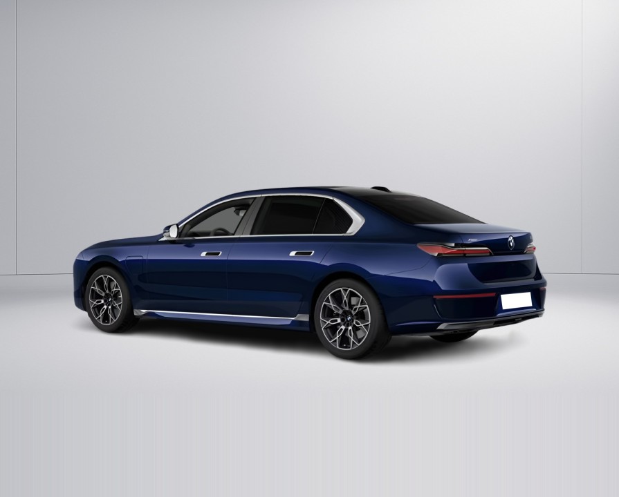 BMW Seria 7 xDrive750e (5)