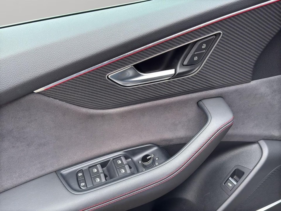 Audi SQ8 TFSI quattro tiptronic - foto 14