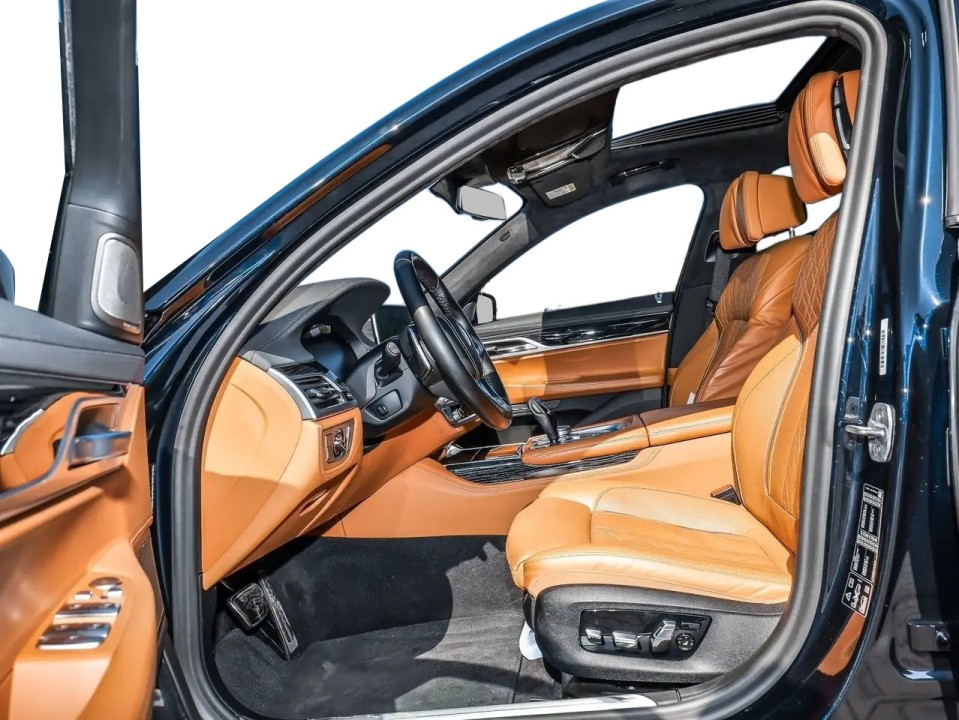 BMW Seria 7 740d xDrive M Sport - foto 10
