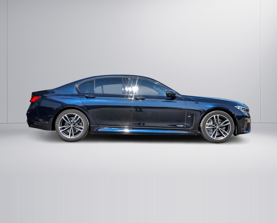 BMW Seria 7 740d xDrive M Sport (2)