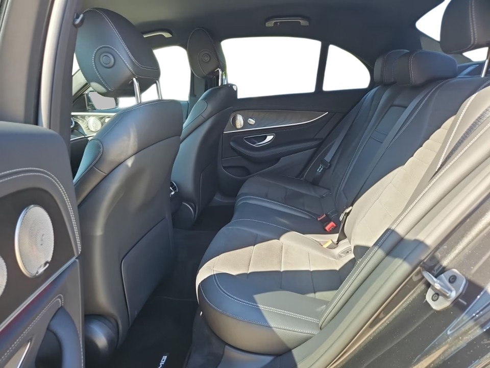 Mercedes-Benz E 220d 4MATIC AMG - foto 6