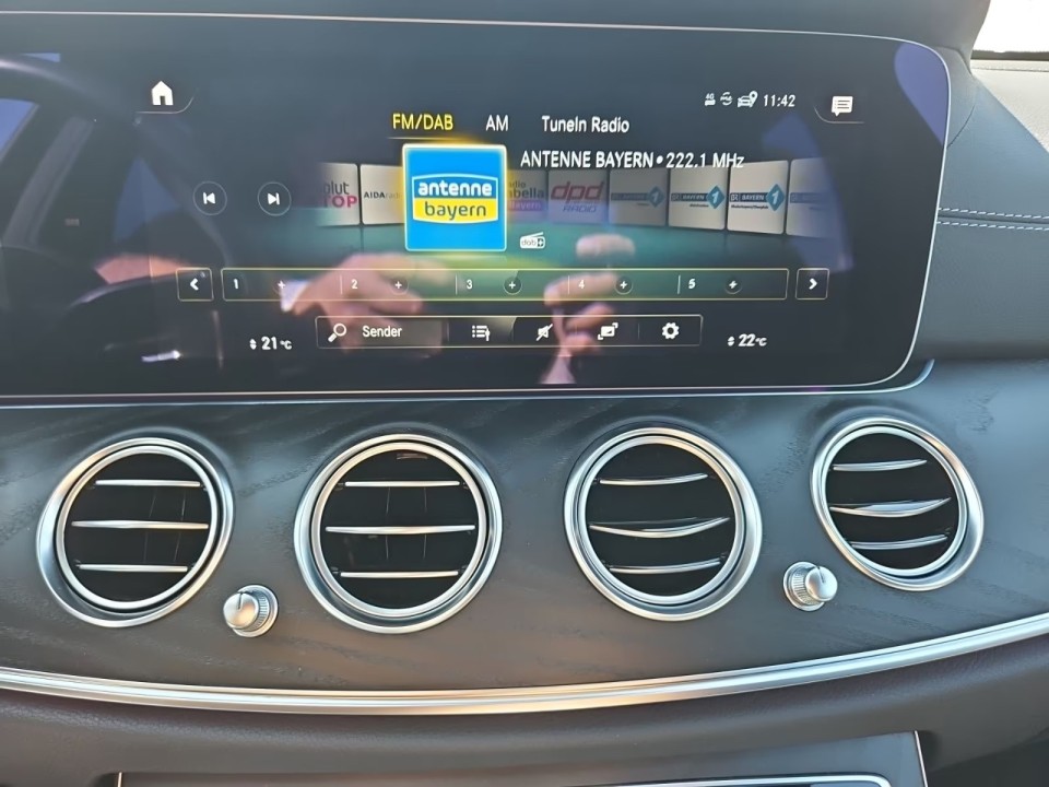 Mercedes-Benz E 220d 4MATIC AMG - foto 12
