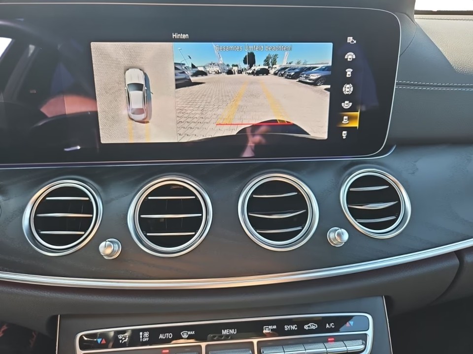 Mercedes-Benz E 220d 4MATIC AMG - foto 13
