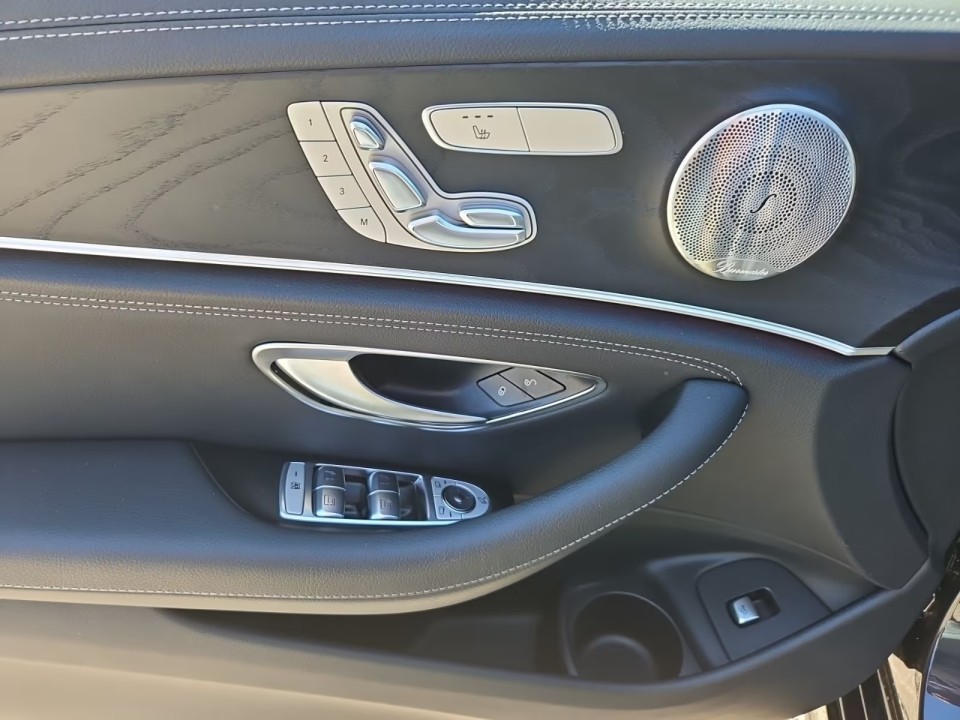 Mercedes-Benz E 220d 4MATIC AMG - foto 14