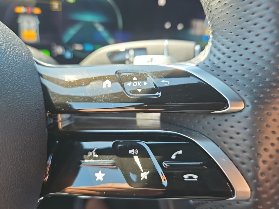 Mercedes-Benz E 220d 4MATIC AMG - foto 10