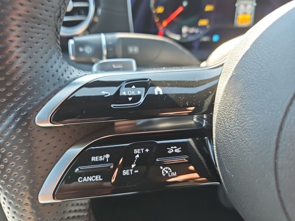 Mercedes-Benz E 220d 4MATIC AMG - foto 11