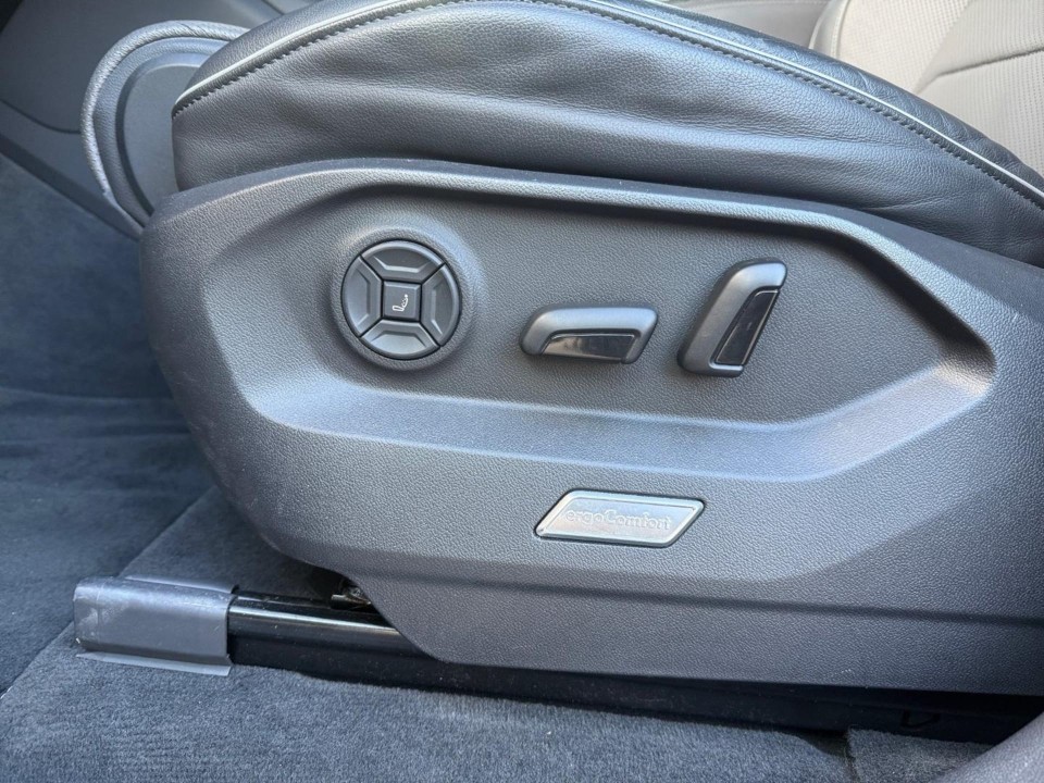 Volkswagen Touareg R-Line - foto 11