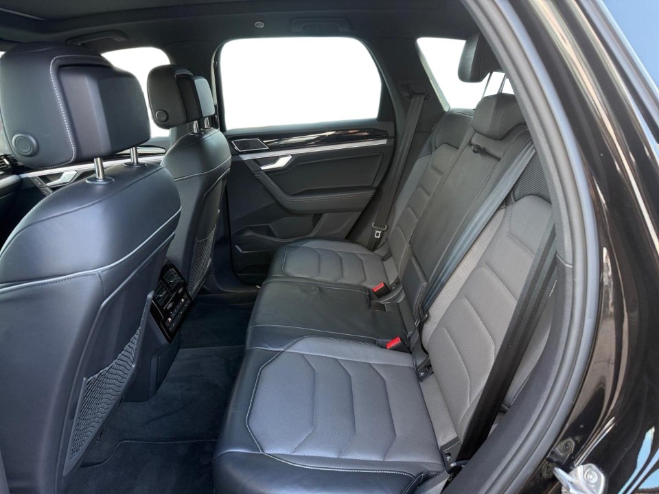 Volkswagen Touareg R-Line - foto 8