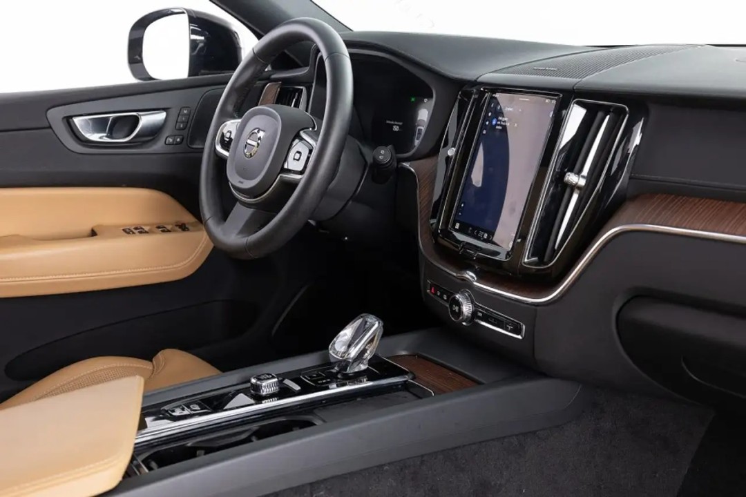 Volvo XC 60 T6 (5)