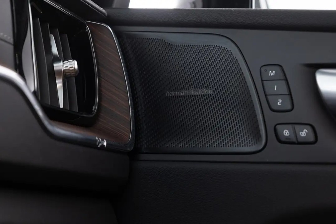 Volvo XC 60 T6 - foto 36