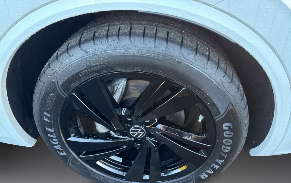 Volkswagen Touareg R-Line - foto 11
