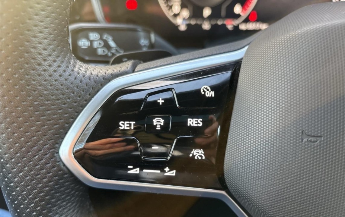 Volkswagen Touareg R-Line - foto 8
