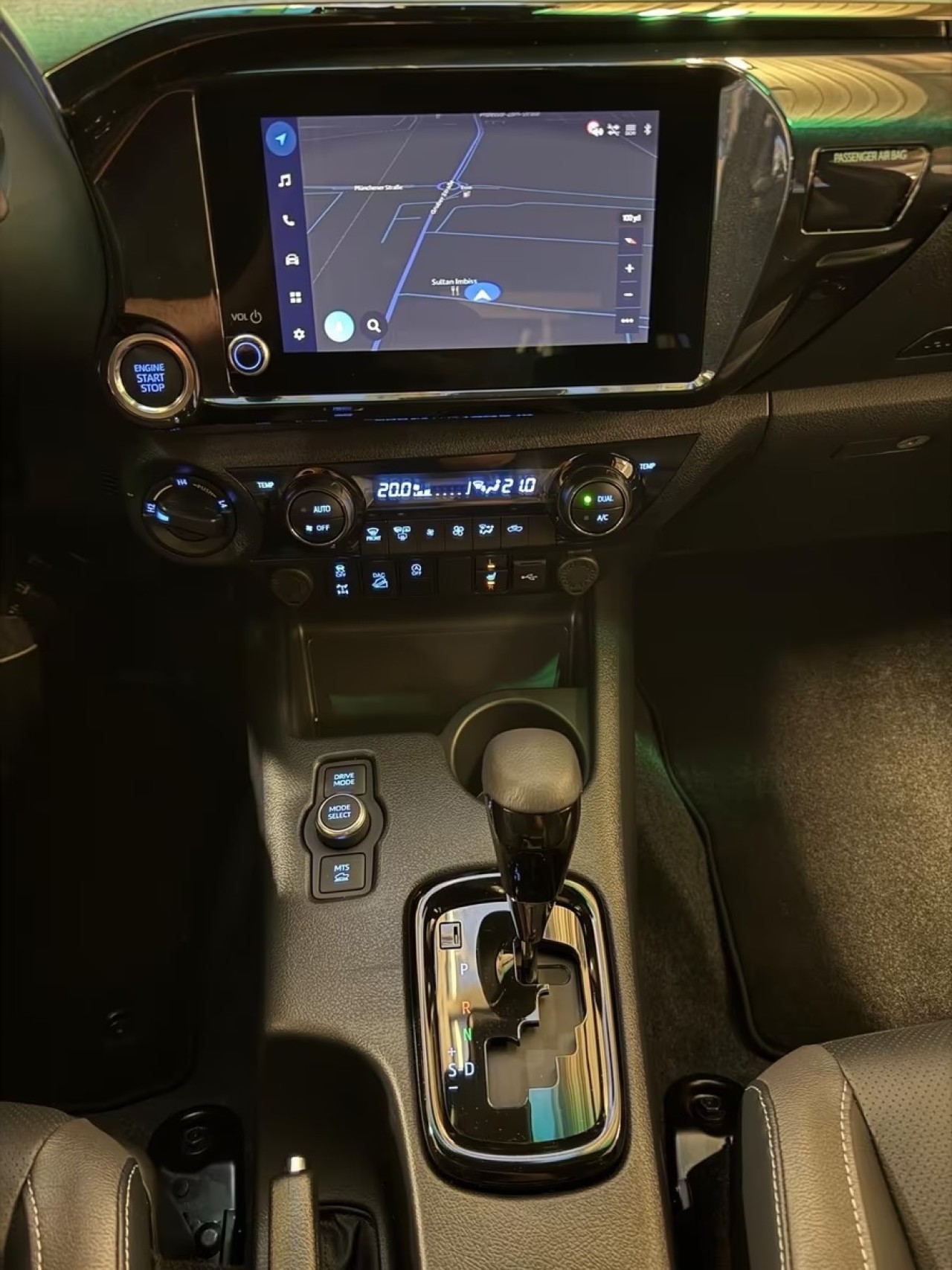 Toyota Hilux Invincible - foto 16