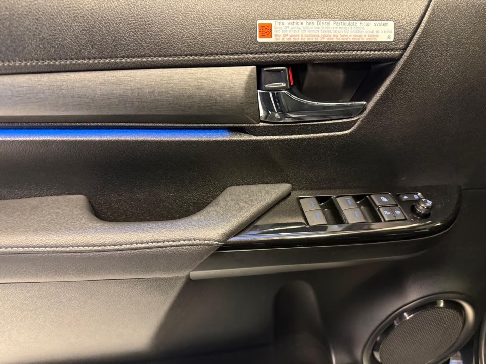 Toyota Hilux Invincible - foto 21