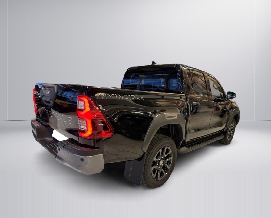 Toyota Hilux Invincible (5)
