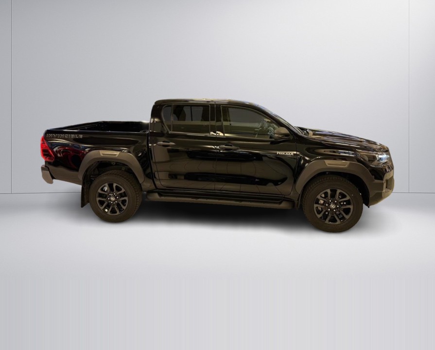 Toyota Hilux Invincible (3)