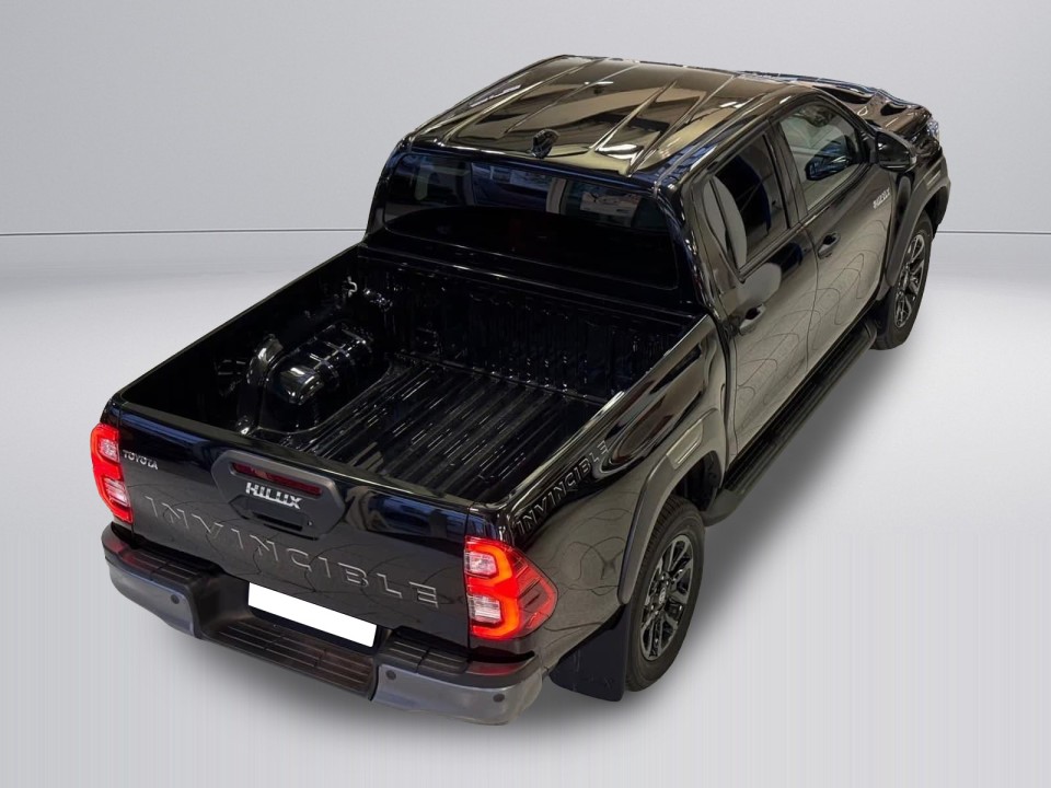 Toyota Hilux Invincible - foto 6