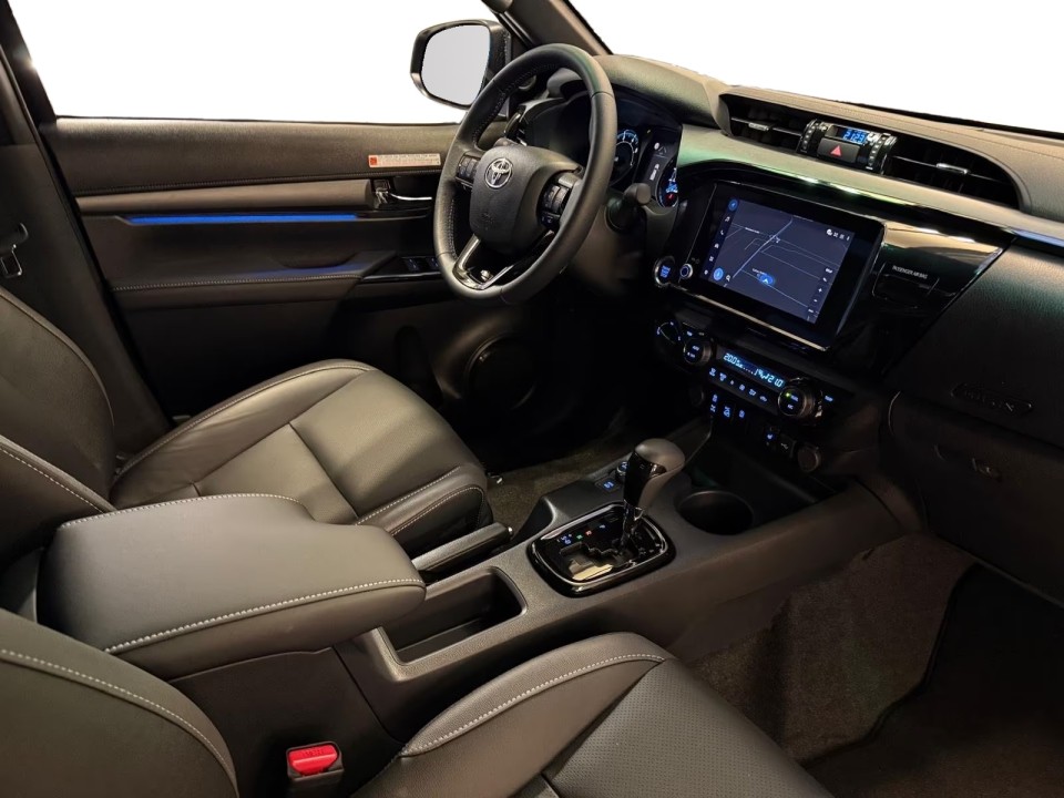 Toyota Hilux Invincible - foto 14