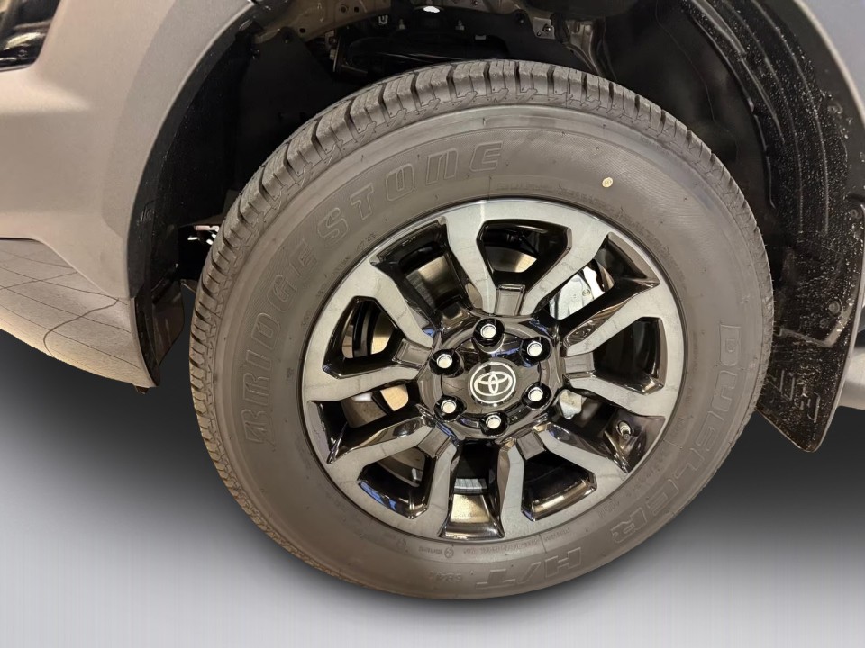 Toyota Hilux Invincible - foto 24