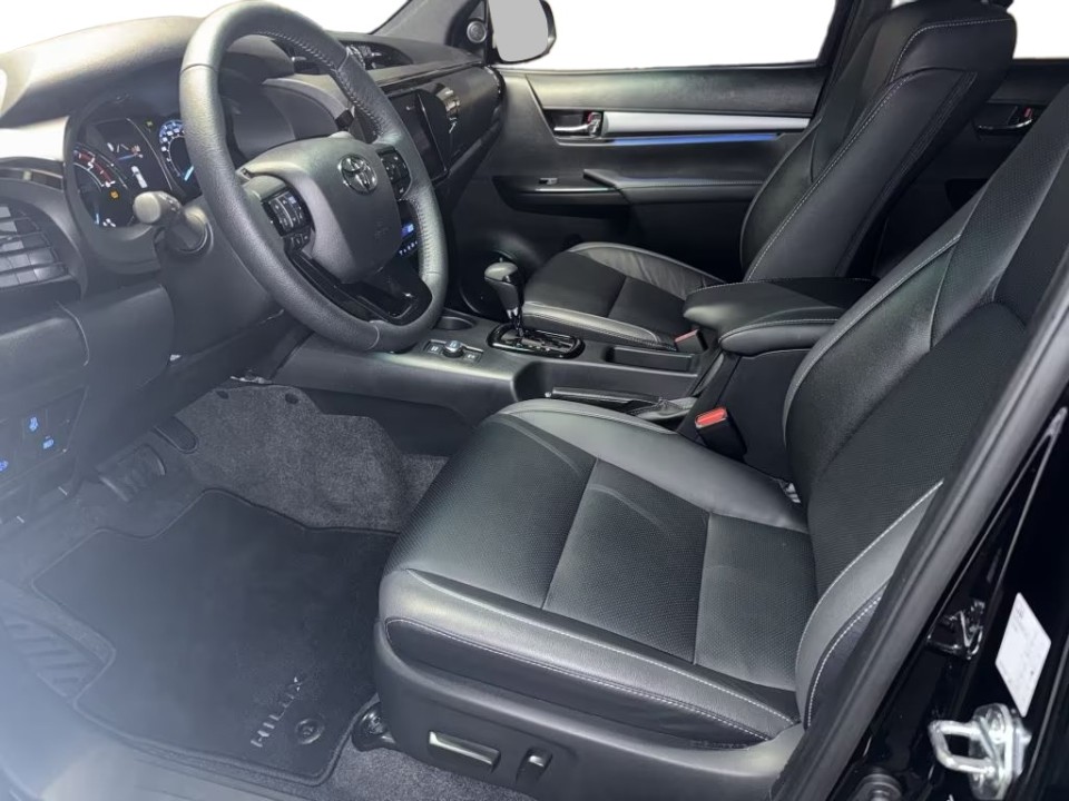 Toyota Hilux Invincible - foto 9
