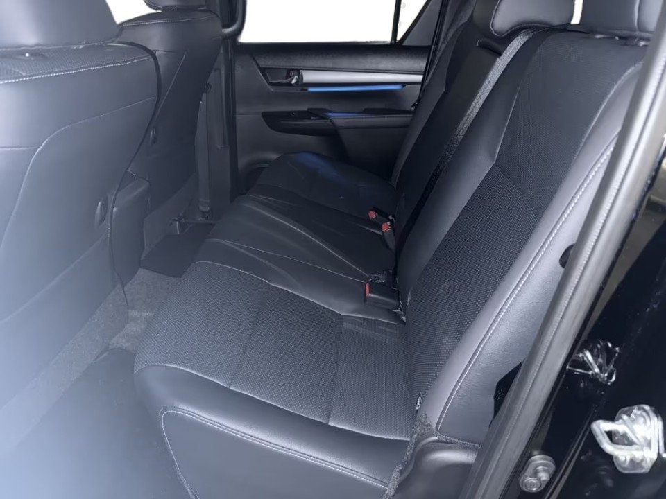 Toyota Hilux Invincible - foto 17
