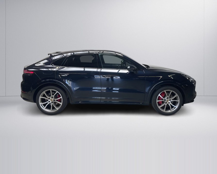 Porsche Cayenne Coupe GTS (2)