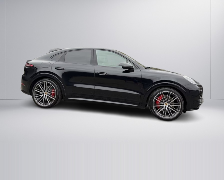 Porsche Cayenne Coupe GTS (4)