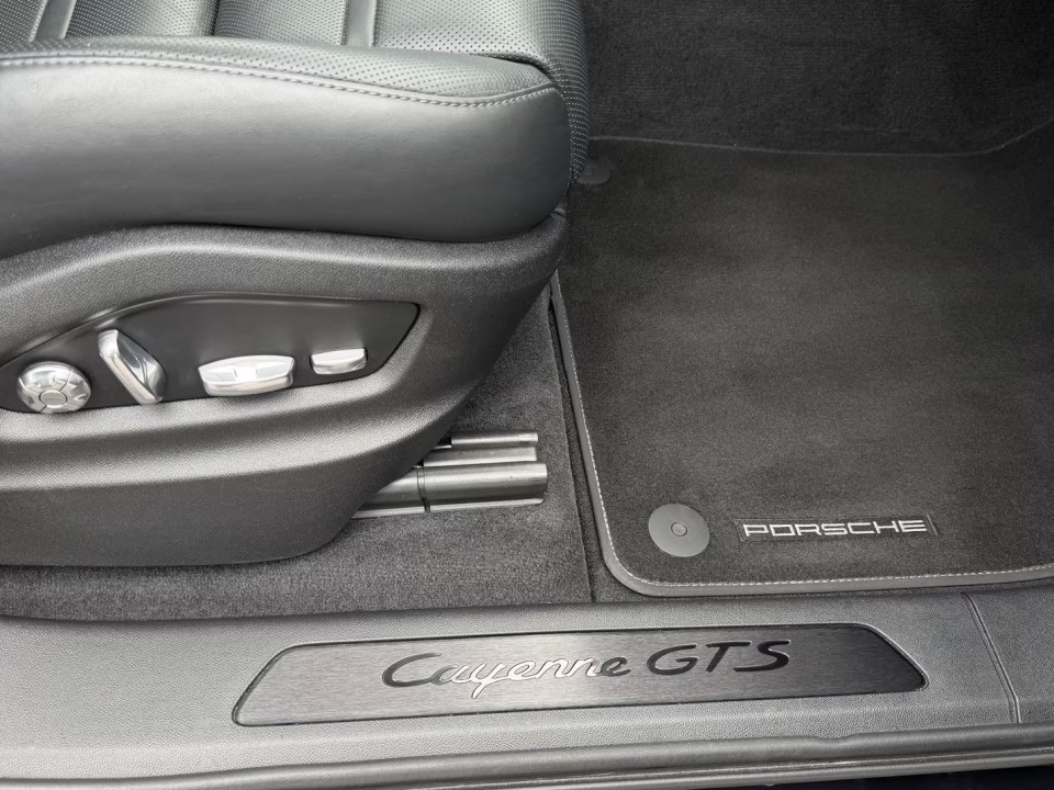 Porsche Cayenne Coupe GTS - foto 32