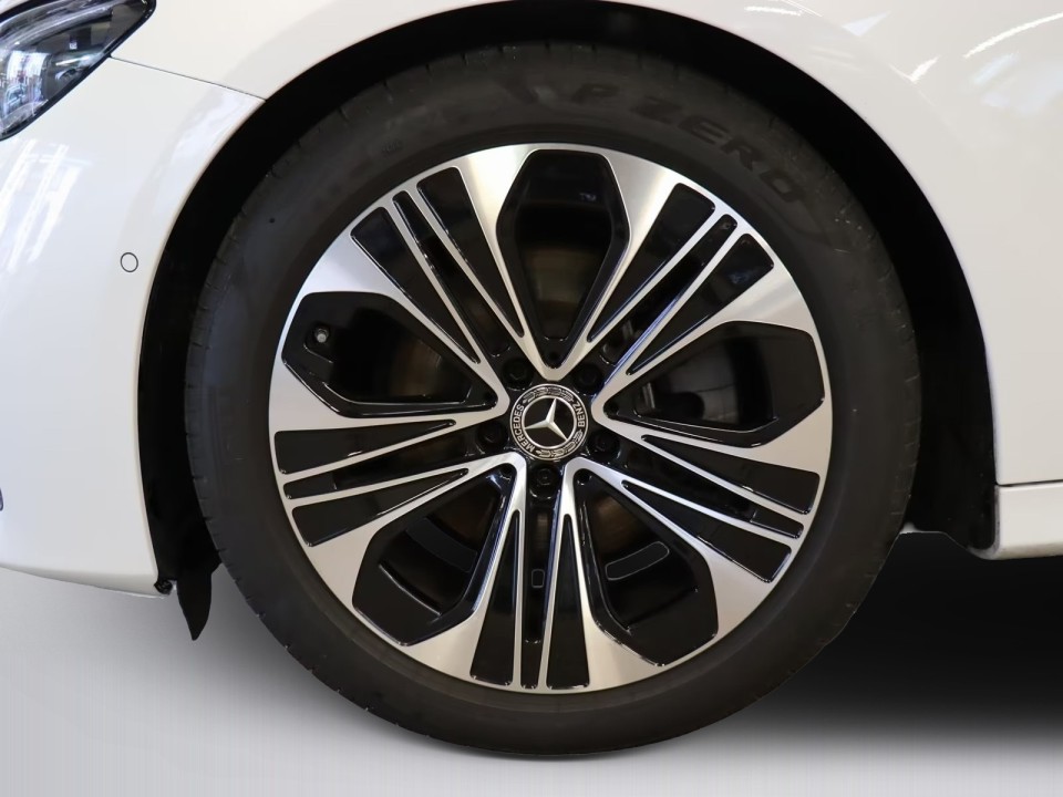 Mercedes-Benz E 200 Avantgarde - foto 27
