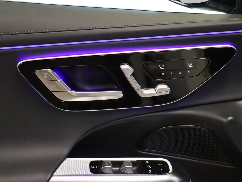 Mercedes-Benz E 200 Avantgarde - foto 23
