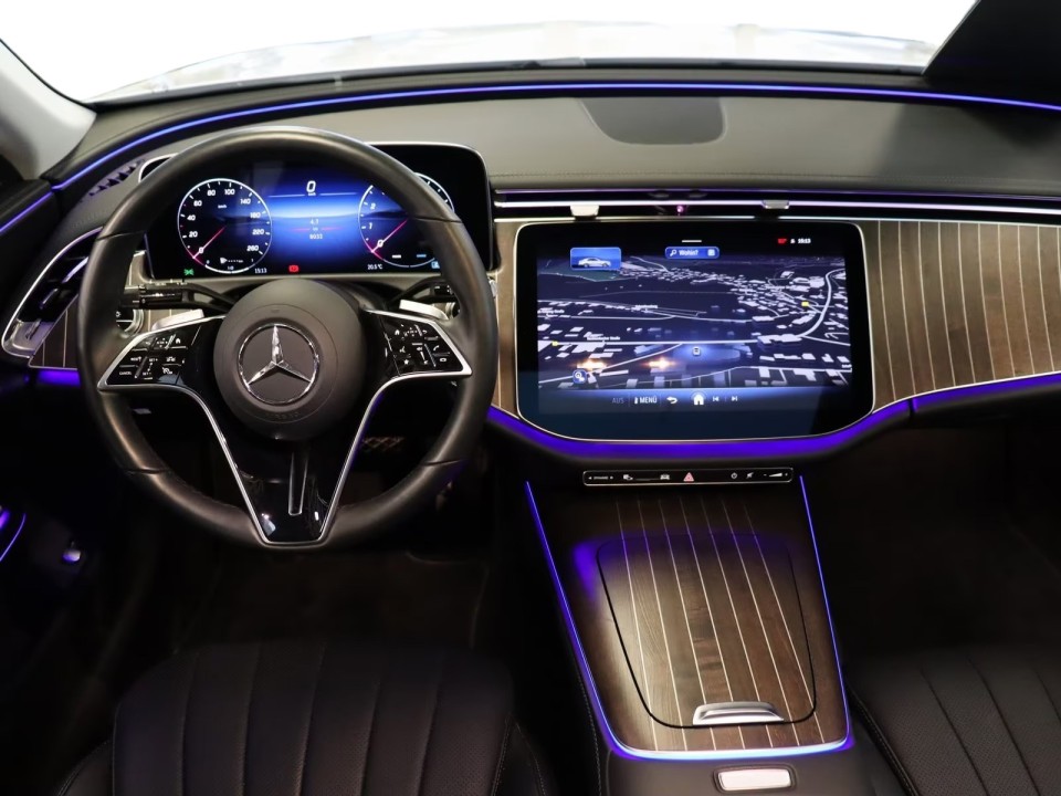 Mercedes-Benz E 200 Avantgarde - foto 7
