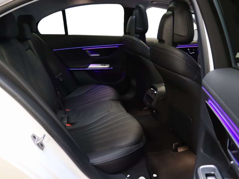 Mercedes-Benz E 200 Avantgarde - foto 18