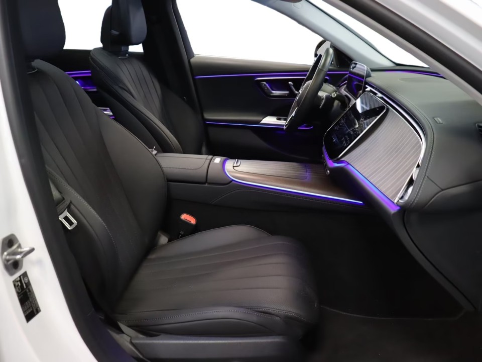 Mercedes-Benz E 200 Avantgarde - foto 11