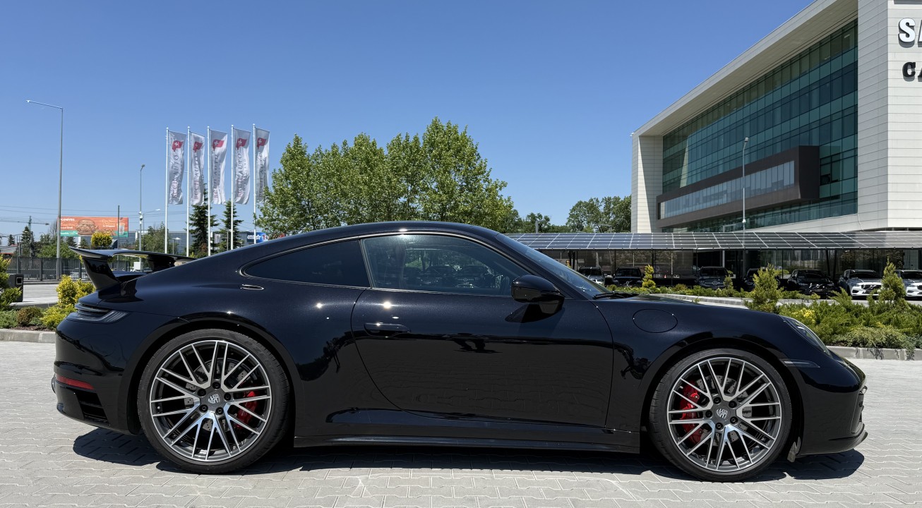 Porsche 911 Carrera 4S (2)
