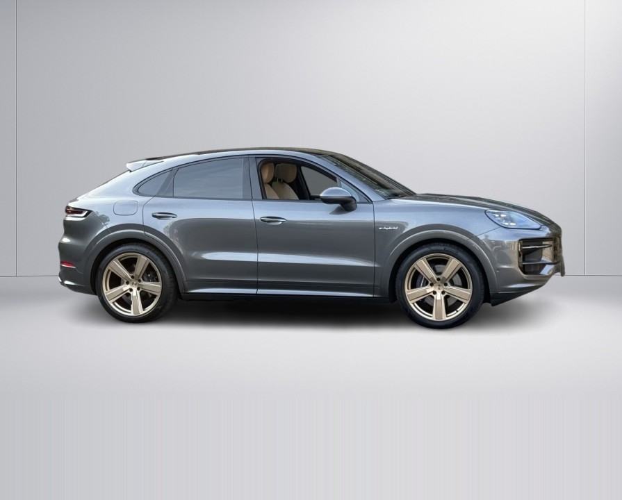 Porsche Cayenne Coupe E-Hybrid (3)