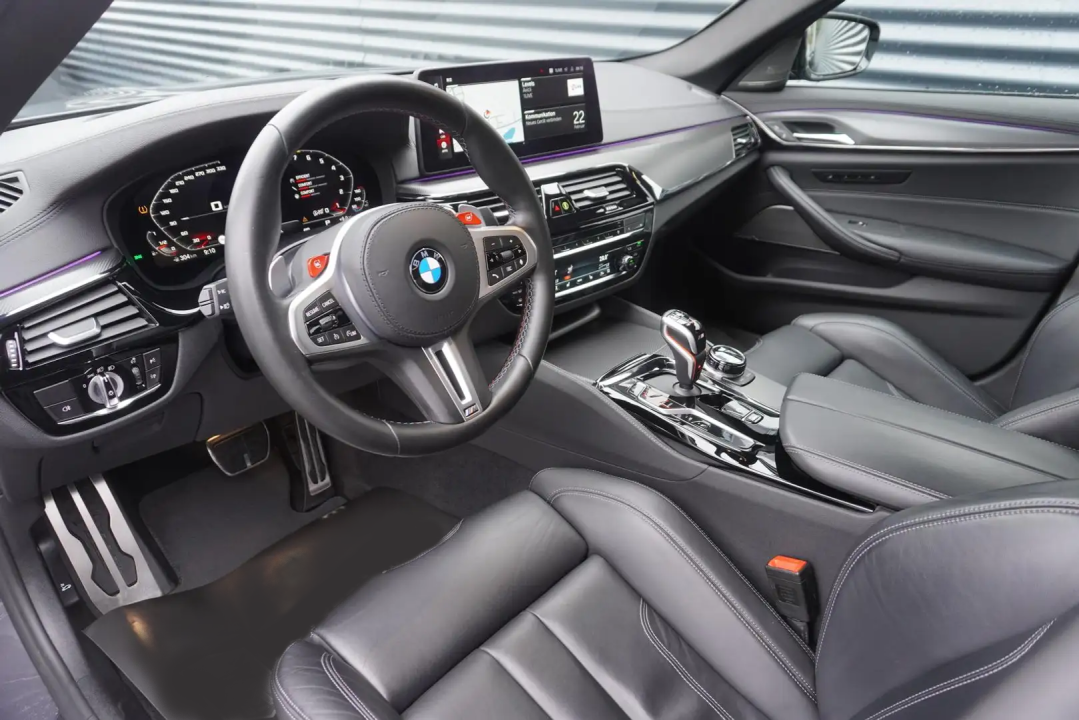 BMW M5 Competition - foto 8