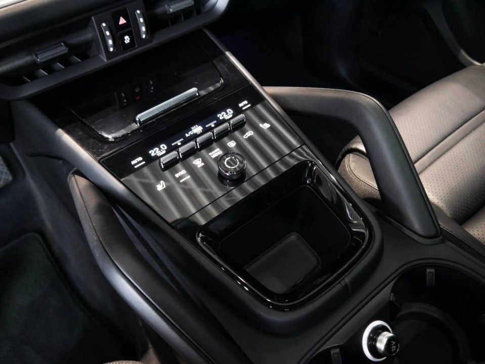 Porsche Cayenne Coupe E-Hybrid - foto 17
