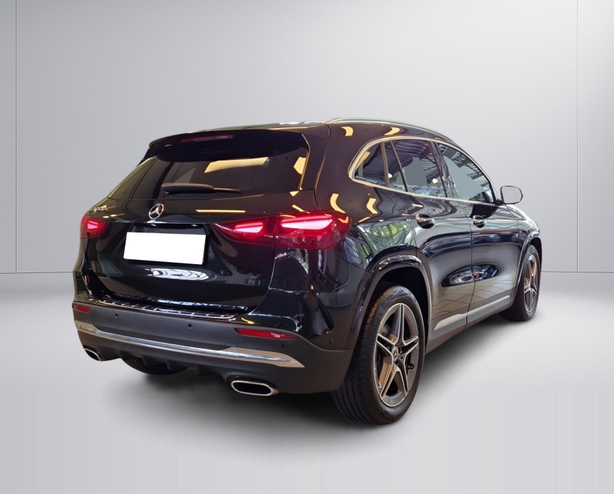 Mercedes-Benz GLA 200d AMG Line (2)