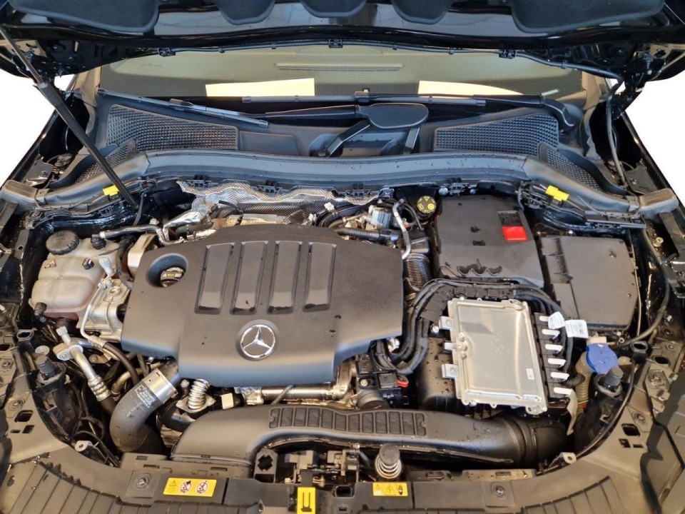 Mercedes-Benz GLA 200d AMG Line - foto 18