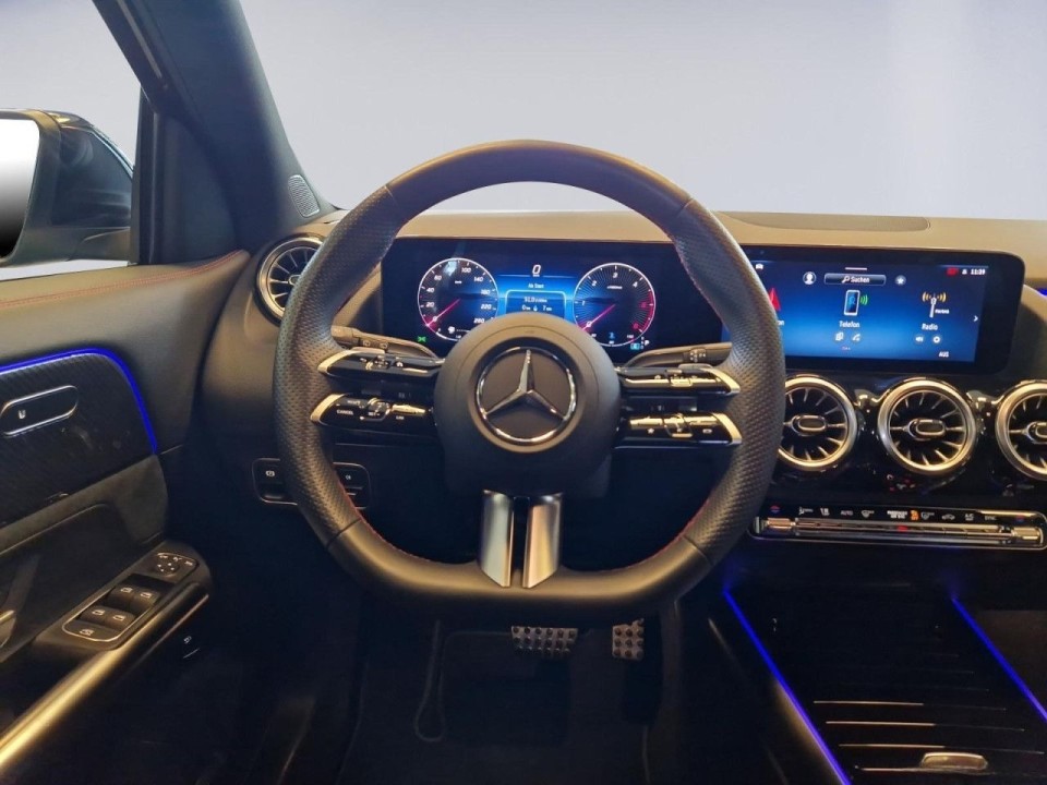 Mercedes-Benz GLA 200d AMG Line - foto 8