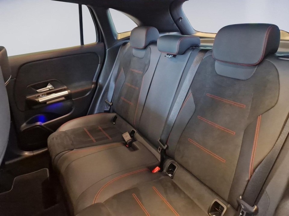 Mercedes-Benz GLA 200d AMG Line - foto 15