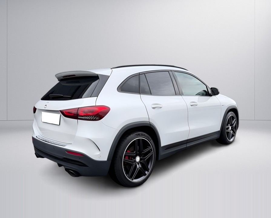 Mercedes-Benz GLA AMG 35 4MATIC (2)