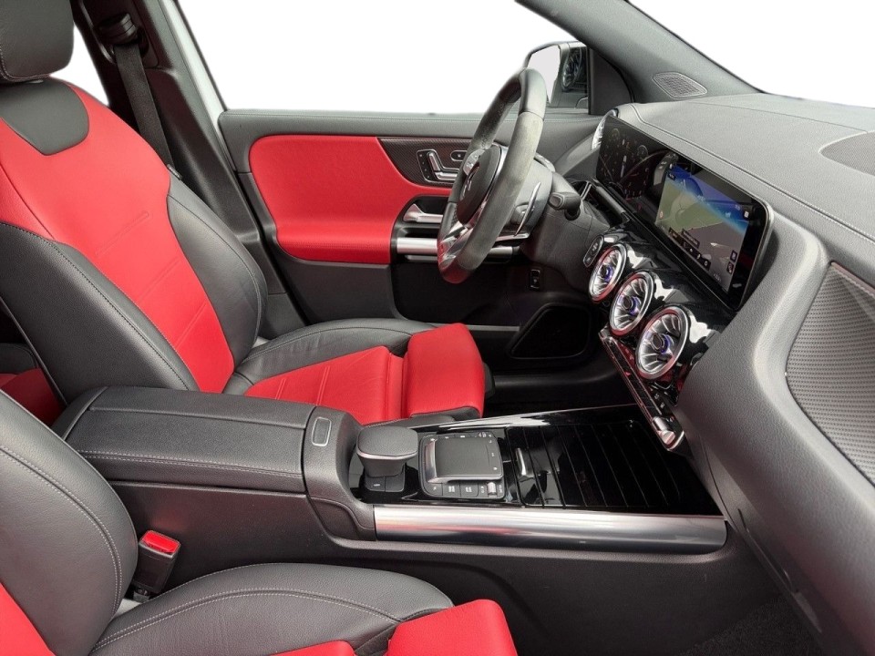 Mercedes-Benz GLA AMG 35 4MATIC - foto 10