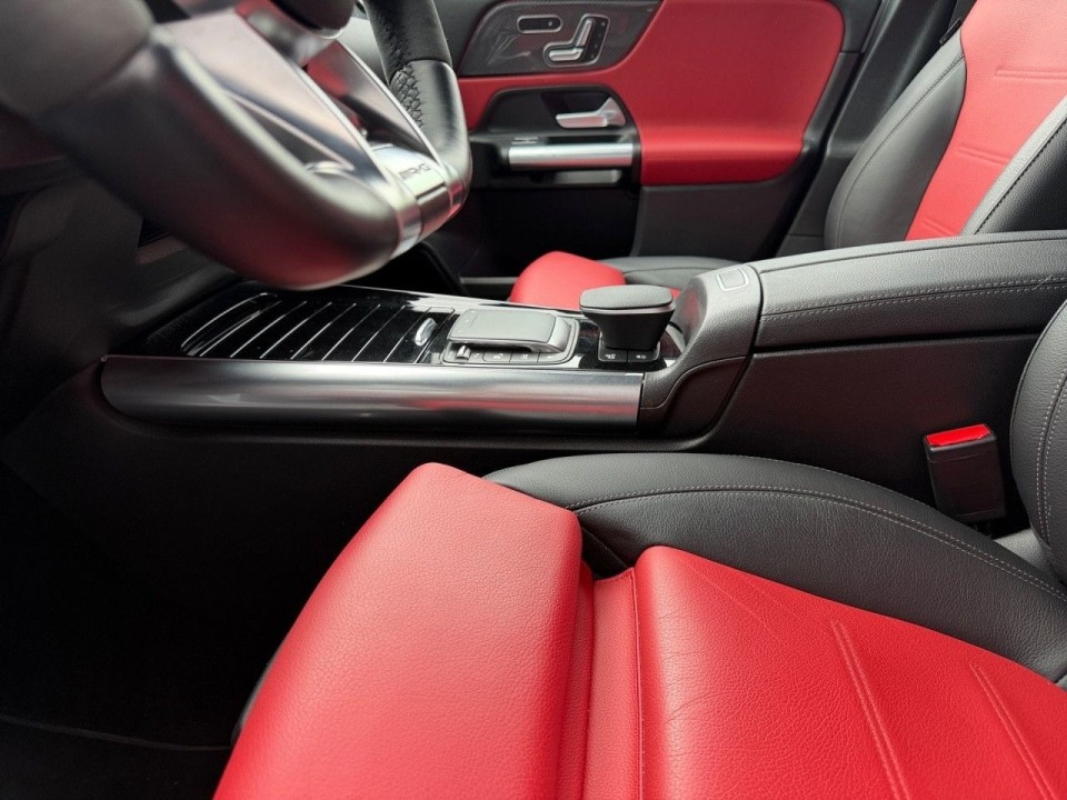 Mercedes-Benz GLA AMG 35 4MATIC - foto 13