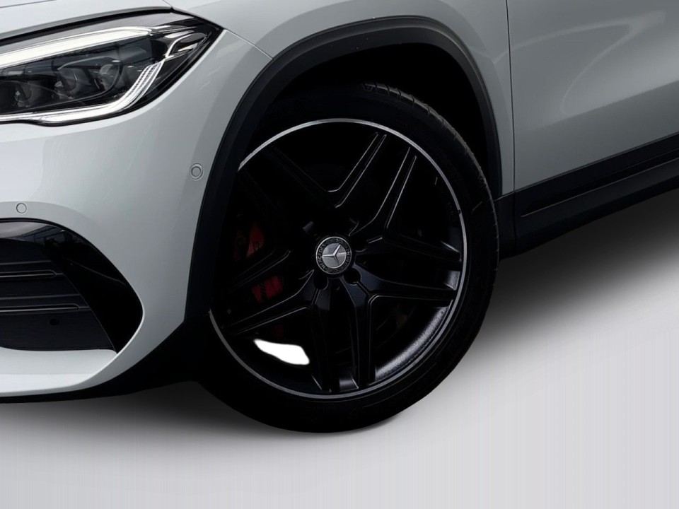 Mercedes-Benz GLA AMG 35 4MATIC - foto 21