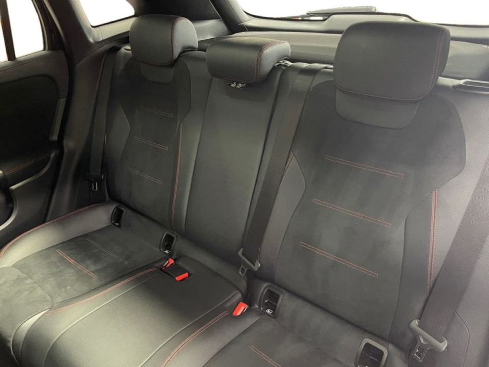 Mercedes-Benz GLA 220d 4MATIC AMG Line - foto 8