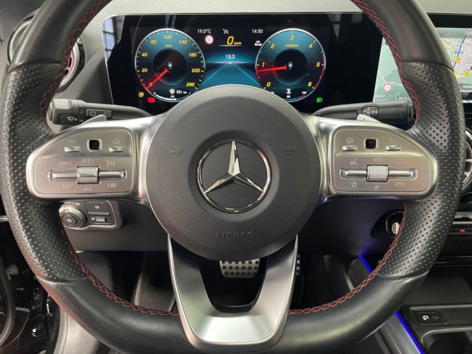 Mercedes-Benz GLA 220d 4MATIC AMG Line - foto 12